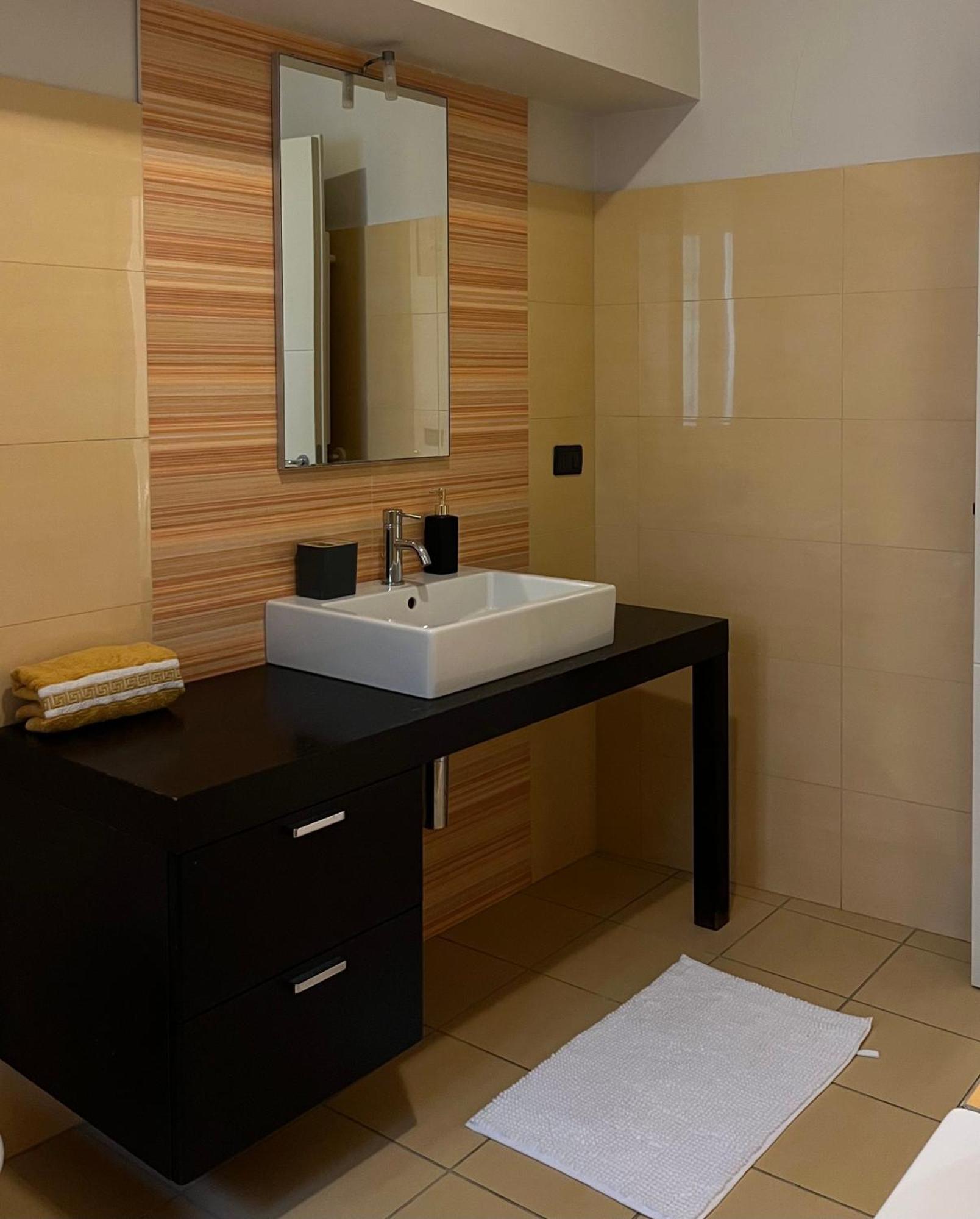 Appartement Centro Storico Eleganza E Lusso Nel Monferrato à Casale Monferrato Extérieur photo